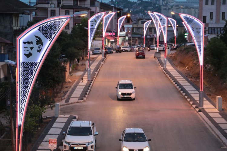 Kocaeli’nin Yeşilova-Tepeköy Mahallesi Turan Güneş Caddesi’ndeki üst yapı çalışmalarını hızlandıran