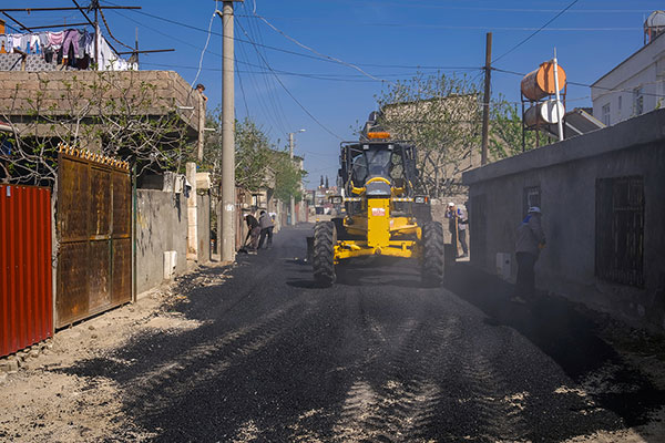 Dulkadiroğlu Belediyesi, Aksu mahallesinde asfalt çalışması yaptı
