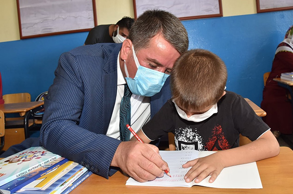 Türkoğlu Belediyesinin Eğitim Seferberliği Devam Ediyor