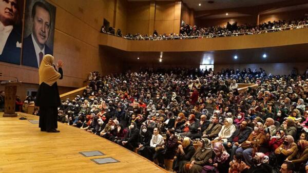 Büyükşehir Belediyesi Kültür Sanat etkinlikleri kapsamında Kahramanmaraşlılarla bir araya gelen