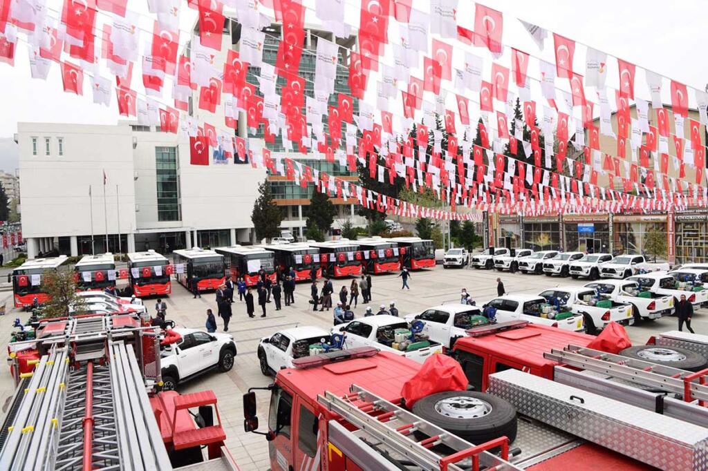 Toplu taşımada  yeni araçlar vatandaşın hizmetine sunuldu