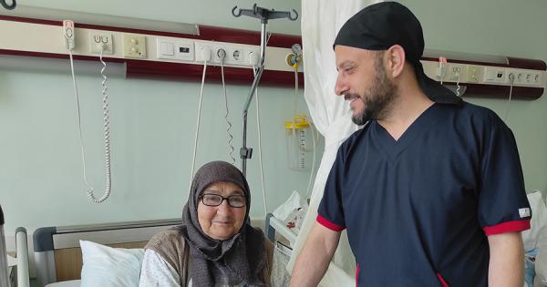 KSÜ Tıp Fakültesi Hastanesi’nde 84 yaşındaki hastanın balonlaşan iki ana