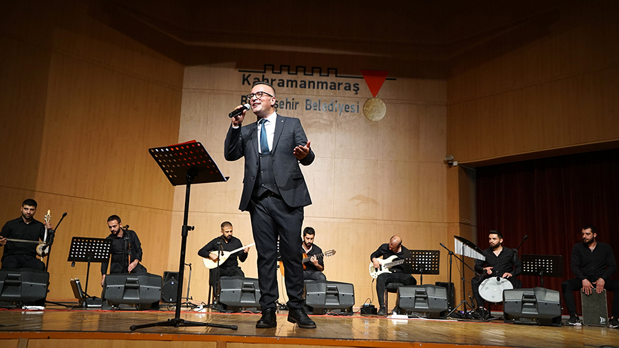 Büyükşehir Belediyesi, Türk Halk Müziği Konseri gerçekleştirdi. Mehmet Akif Ersoy