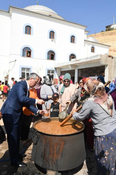Başkan Hayrettin Güngör;“Aşure; Birlik, Beraberlik ve Paylaşmanın Simgesidir”Abdulhamithan Mahallesi sakinlerinin