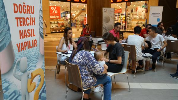 Büyükşehir’in YKS Tercih Danışmanlık Hizmeti Büyük İlgi GördüBüyükşehir Belediyesi ile