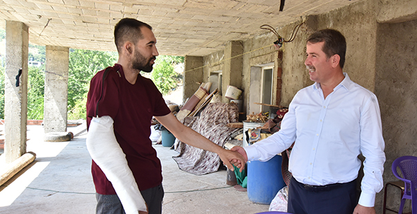 Gazi P.Kom.Uzm.Çvş Yunus Emre Araçay’ı evinde ziyaret eden, Türkoğlu Belediyesi