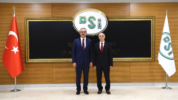 Programı kapsamında Ankara’da bir dizi temaslarda bulunan Büyükşehir Belediye Başkanı