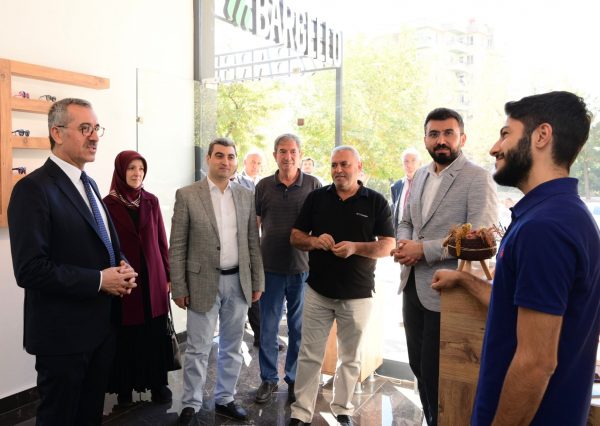 Necip Fazıl Mahallesi’nde vatandaşlarla bir araya gelen ve Binevler bölgesinde
