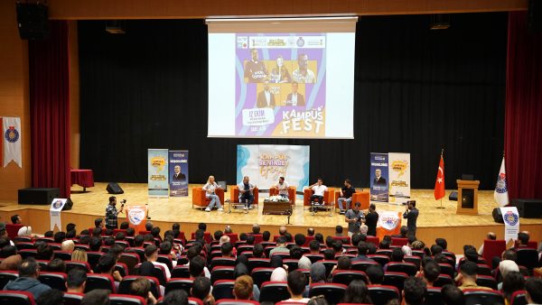 Büyükşehir Belediyesi tarafından düzenlenen Kampüs Fest ilk etkinliğiyle KSÜ’de gençleri