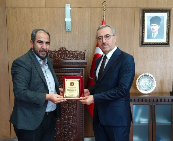 Büyükşehir Belediye Başkanı Hayrettin Güngör, Kahramanmaraş Balıkçılar Derneği Başkanı İbrahim