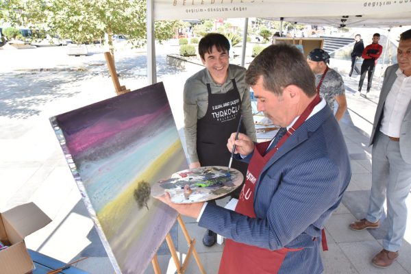 Türkoğlu Belediyesi tarafından düzenlenen 5.Ulusal Sanat Çalıştay öğrencilerimizin ve vatandaşlarımızın