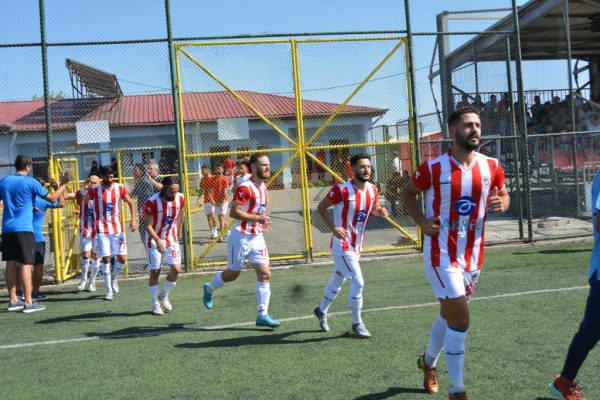 Bölgesel Amatör Lig temsilcimiz Kahramanmaraş İstiklalspor, zorlu deplasmanda liderlik tahtını