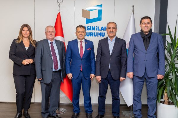 Küresel Gazeteciler Konseyi heyeti Basın İlan Kurumu Genel Müdürü Cavit