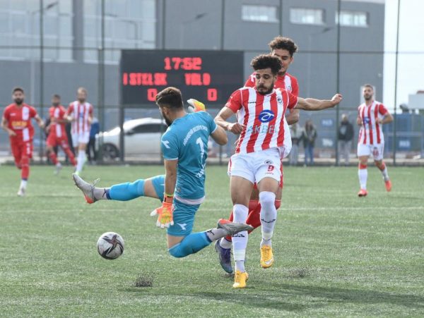 Bölgesel Amatör Lig Temsilcisi Kahramanmaraş İstiklalspor, zorlu deplasmanda liderlik tahtını