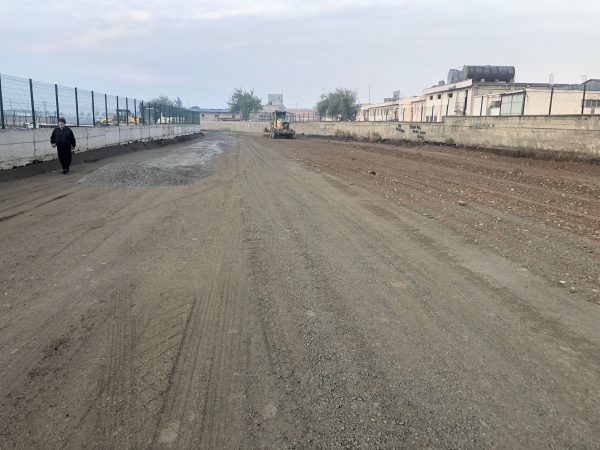 Dulkadiroğlu Belediyesi Fen İşleri Müdürlüğü ekipleri, İstasyon mahallesinde stabilize yol