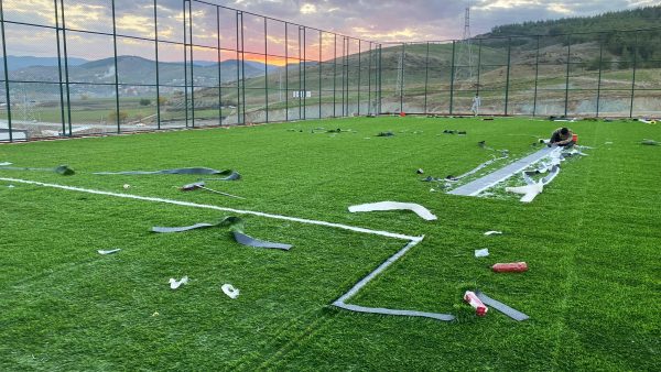 Büyükşehir Belediyesi tarafından hayata geçirilen ‘Her Mahalleye Halı Saha ve