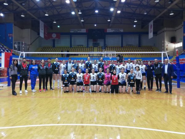 Kahramanmaraş’ın Voleybol Bayanlar 2. Ligi’ndeki temsilcisi Alpedo Kahramanmaraş Voleybol Takımı