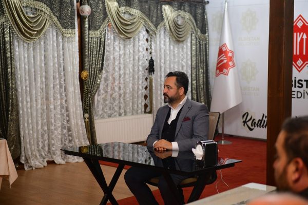 Elbistan Belediye Başkanı Mehmet Gürbüz, Kümbet Mahallesi’ndeki kentsel dönüşüm projesinde