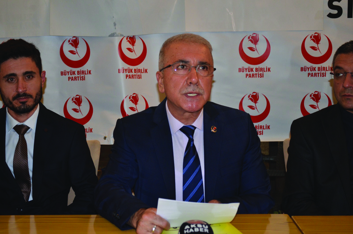 Türk: Cumhur ittifakına bağlı kalarak var gücümüzle çalışacağız