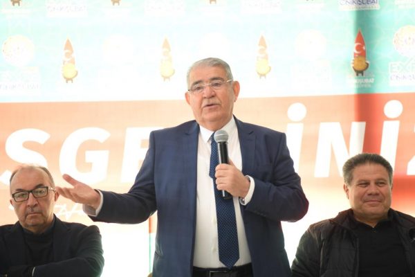 Kahramanmaraş’ta görev yapan basın mensuplarıyla kahvaltıda bir araya gelen Onikişubat