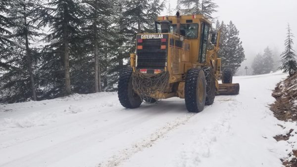 Büyükşehir Belediyesi, Göksun’un Karadut ve Soğukpınar mahallelerinde etkisini artıran kış