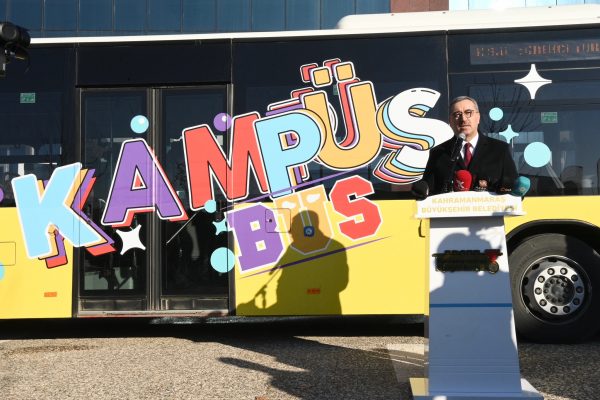 Büyükşehir Belediyesi, kampüs içi ücretsiz öğrenci servisi Kampüs Büs’ü hizmete