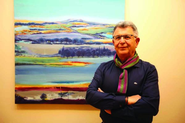 Ressam Ziver Kaplan’ın akrilik tekniklerle hazırladığı eserlerinden oluşan “Dinginlik” temalı