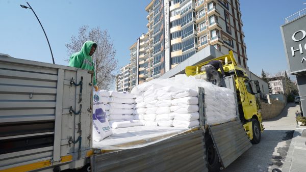 Büyükşehir Belediyesi, ekmek arzını artırmak için ekmek fabrikası ve fırınlara