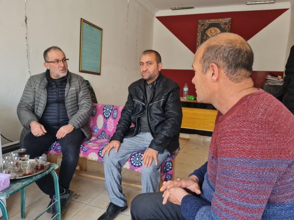 Deprem öncesinde de sık sık Afşinli esnafla bir araya gelen