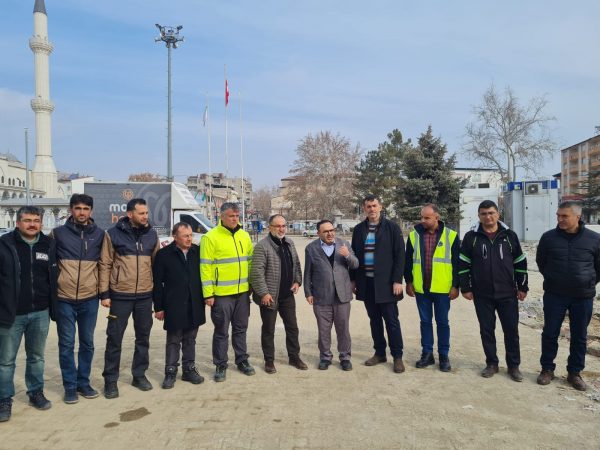 Yaşanan deprem felaketi sonrası kullanılmaz hale gelen Afşin Belediye Hizmet