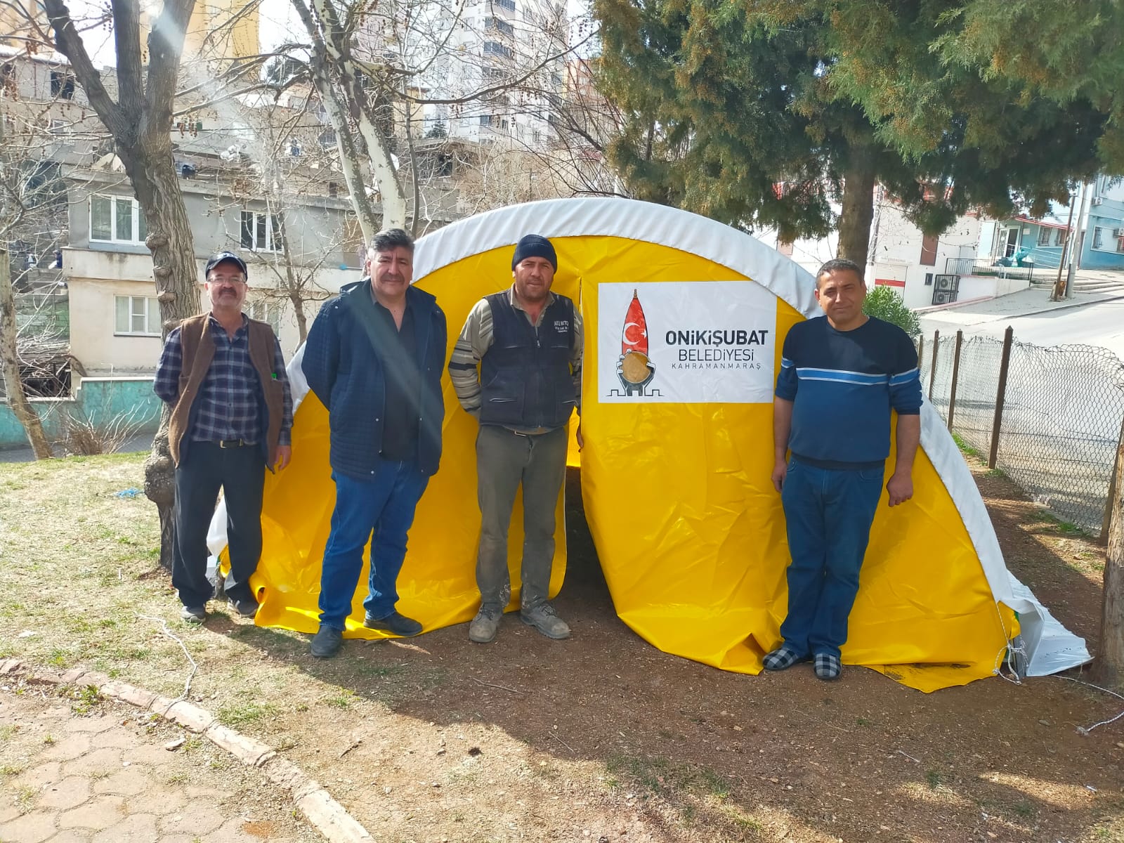 <strong>Onikişubat Belediyesi’nden depremzede 1000 aileye çadır desteği</strong>