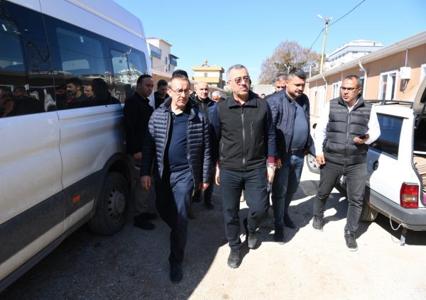 Dulkadiroğlu ilçesi Egemenlik Mahallesi’ne inşa edilen Kocaeli Çarşısı’nı ziyaret eden