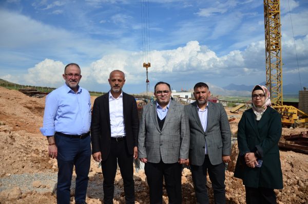 Afşin’de, Çevre, Şehircilik ve İklim Değişikliği Bakanlığı koordinesinde TOKİ tarafından