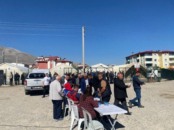 Kahramanmaraş Merkezli depremlerin ilk günlerinden bu yana depremzedelere her türlü