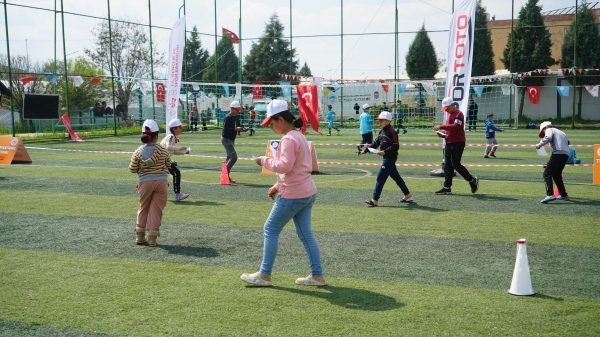 Büyükşehir Belediyesi, Türkiye Oryantiring Federasyonu iş birliğiyle geçici barınma merkezlerinde