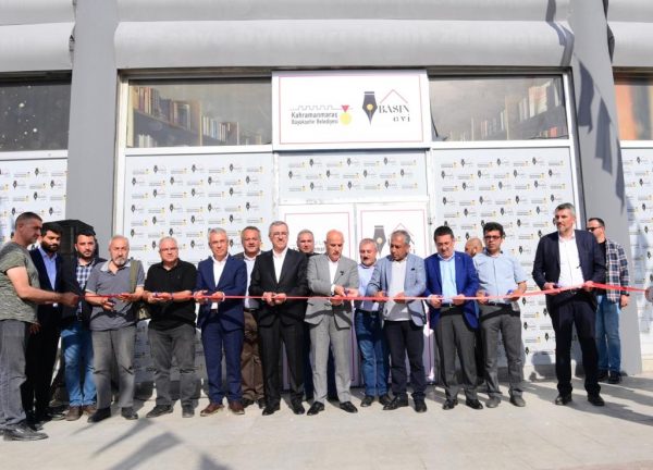 Büyükşehir Belediyesi tarafından Milli İrade Meydanı’nda oluşturulan Basın Evi’nin açılışında