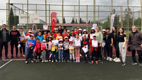 Büyükşehir Belediyesi, geçici barınma merkezindeki çocuklara yönelik eğitsel ve sportif