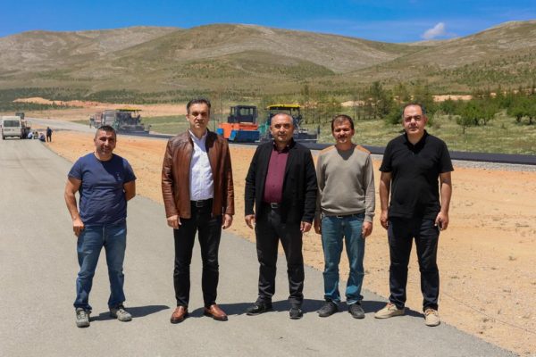 Elbistan-Göksun yolunun bölünmüş yola dönüştürülmesi projesi kapsamında Erçene-Ekinözü kavşağı arasında