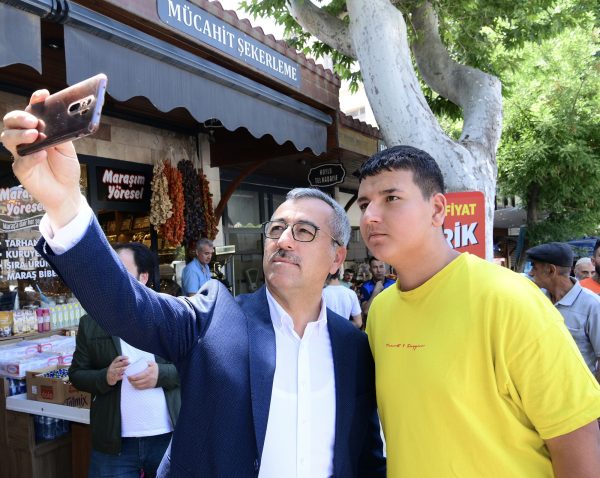 Kapalı Çarşı’da esnafla bir araya gelen Başkan Güngör, “Kapalı Çarşı