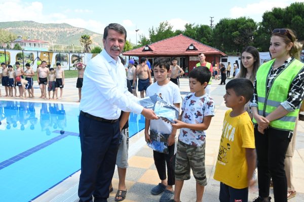 Türkoğlu Belediyesinin çocuklara yaptığı sosyal projeler ve etkinlikler belediyeciliğin en