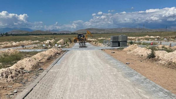 Büyükşehir Belediyesi, Afşin ve Elbistan’da mahallelerin ulaşım standardını iyileştirmek için