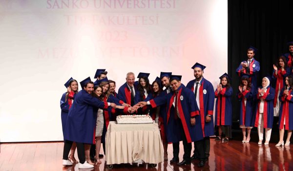 SANKO Üniversitesi Tıp Fakültesinden 2022- 2023 akademik döneminde 51 öğrenci,