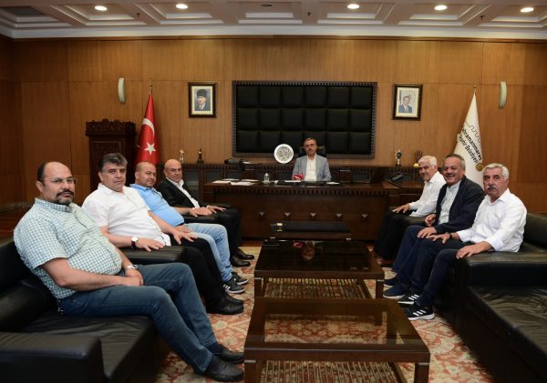 Kahramanmaraş Amatör Spor Kulüpleri Federasyonu Başkanı Ekrem Karaoğlan ve yönetimini