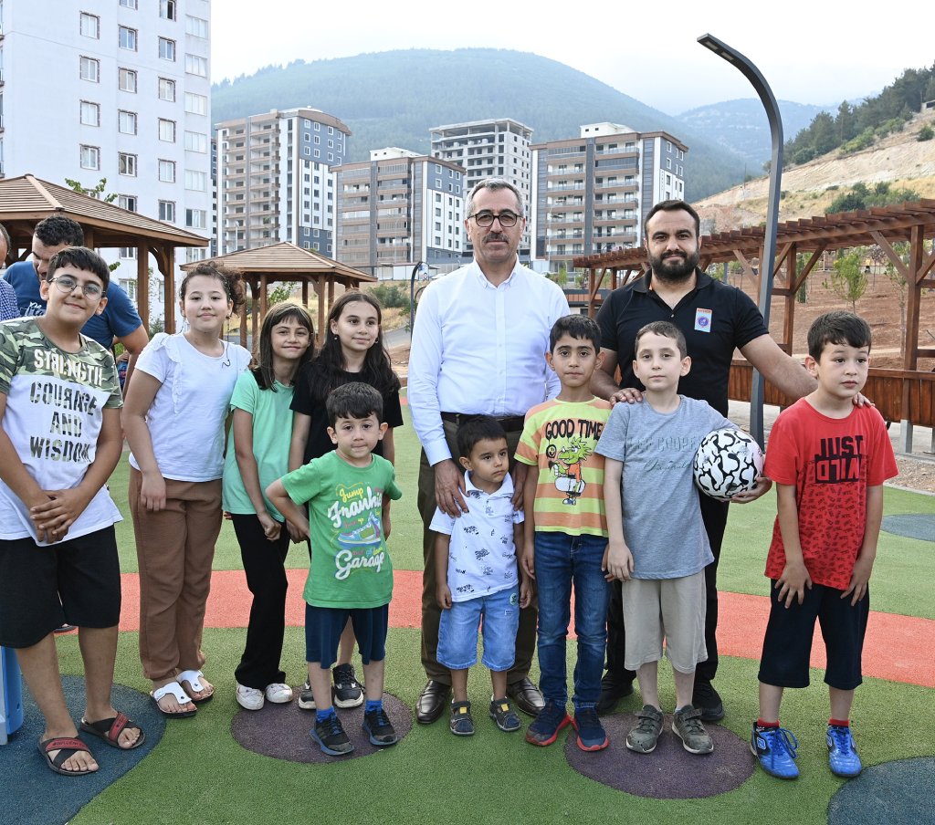Büyükşehir Belediyesi tarafından şehre kazandırılan Kuzey Park’ta vatandaşlarla bir araya