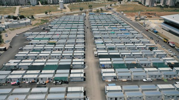 Büyükşehir Belediyesi, Elbistan’da MÜSİAD Geçici Konaklama Merkezi’nde arterleri 8 bin