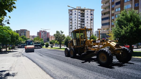 Şehir merkezinde ulaşım standardını artırmak için çalışmalarını yoğun bir şekilde