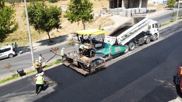 Büyükşehir Belediyesi, yaklaşık 2,5 kilometre uzunluğundaki Adil Erdem Bayazıt Bulvarı’nın