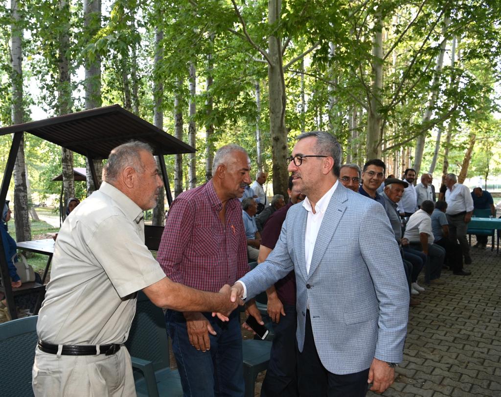 Ekinözü’nde muhtarlarla bir araya gelen Başkan Hayrettin Güngör, “Ekinözü’nde çalışmalarımız