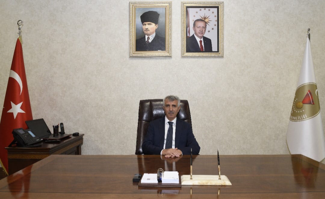YENİ VALİMİZ MÜKERREM ÜNLÜER GÖREVİNE BAŞLADI. ÜNLÜER, İLK MESAJINDA ŞUNLARI