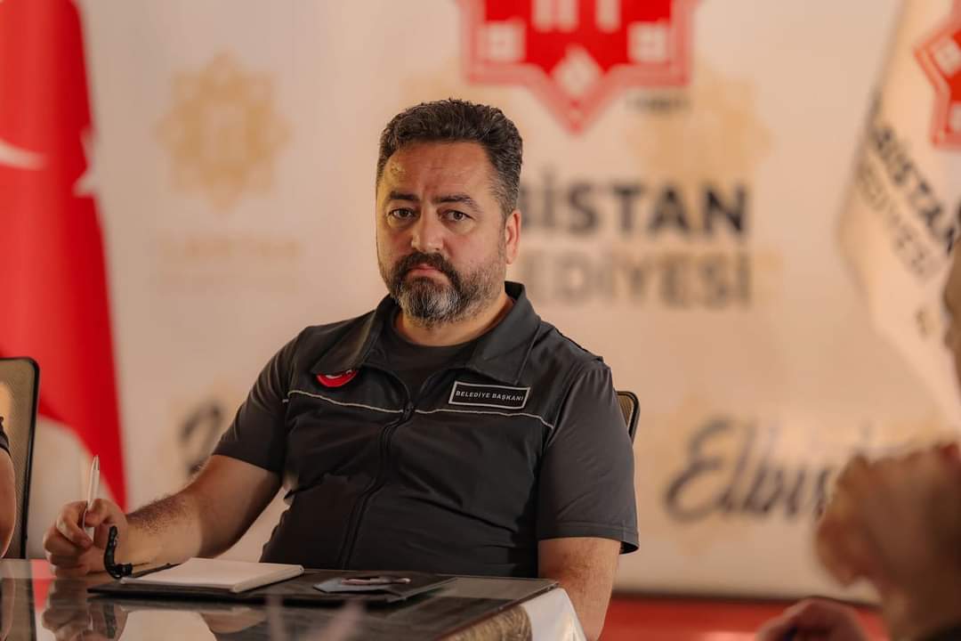 Elbistan Belediye Başkanı Mehmet Gürbüz, 30 Ağustos Zafer Bayramı dolayısıyla